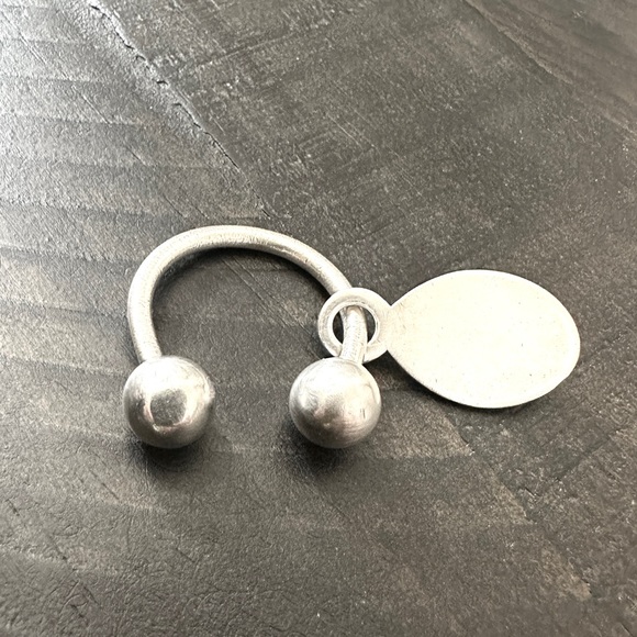 ❌SOLD❌ 💎 Tiffany & Co. Sterling Silver 'RETURN TO TIFFANY' Dog Tag Keyring - Picture 4 of 13